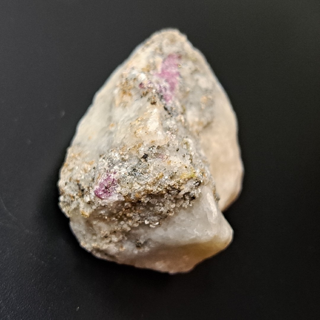 希少原石/最高品質】母岩付ルビー*約95g* 天然石 希少原石/最高品質】母岩付ルビー*約95g* 天然石