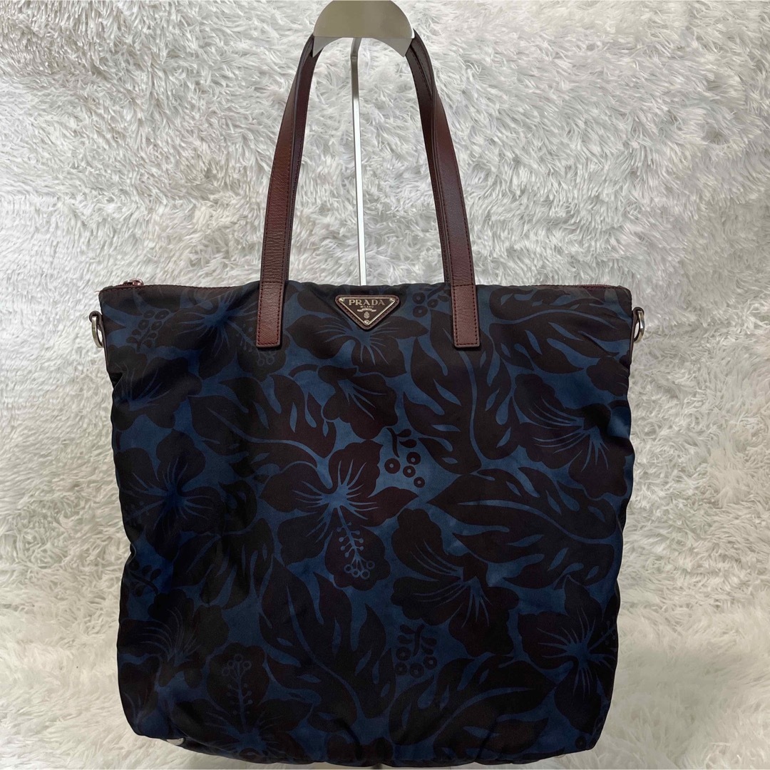 希少 PRADA ナイロン トートバッグ 三角プレート 花柄 青 白タグ 希少 PRADA ナイロン トートバッグ 三角プレート 花柄 青 白タグ