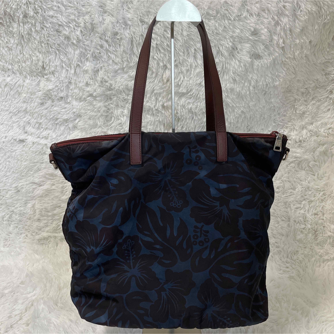 希少 PRADA ナイロン トートバッグ 三角プレート 花柄 青 白タグ 希少 PRADA ナイロン トートバッグ 三角プレート 花柄 青 白タグ