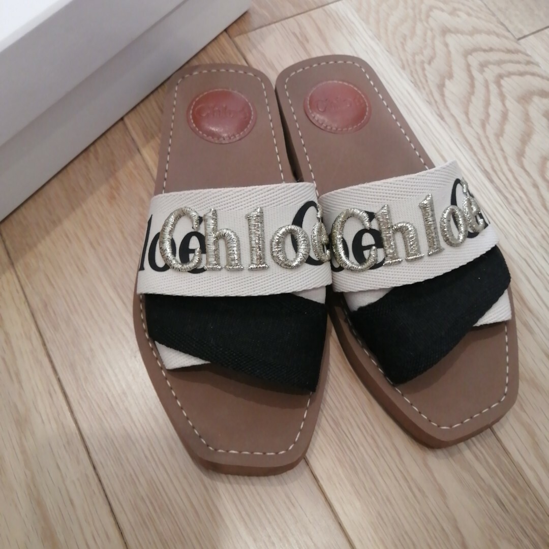 正規品】Chloe WOODY フラットサンダル ウッディ ゴールドロゴ 正規品】Chloe WOODY フラットサンダル ウッディ ゴールドロゴ