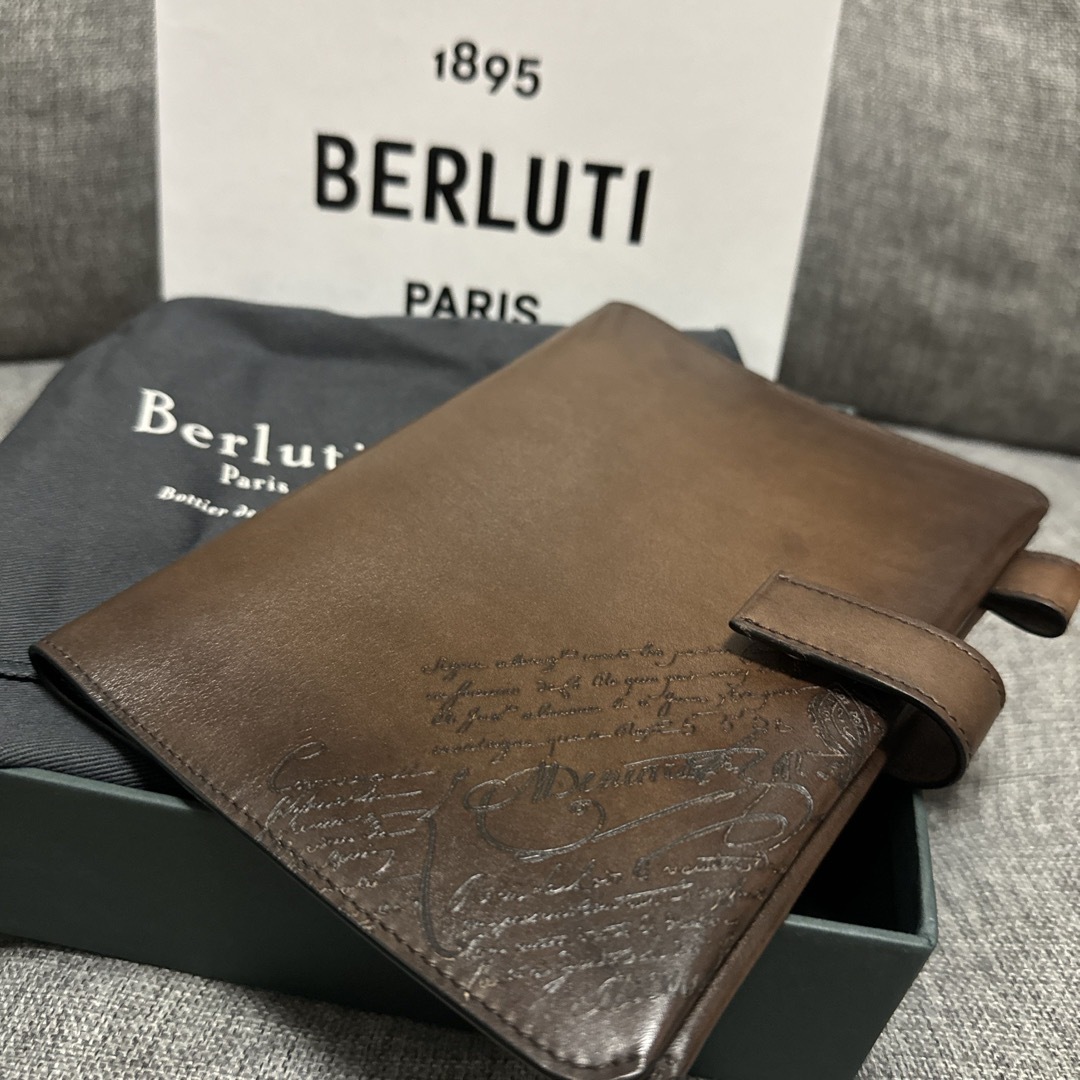 BERLUTI - 【正規品】Berluti ベルルッティ 手帳カバーの通販 by BERLUTI - 【正規品】Berluti ベルルッティ 手帳カバーの通販 by