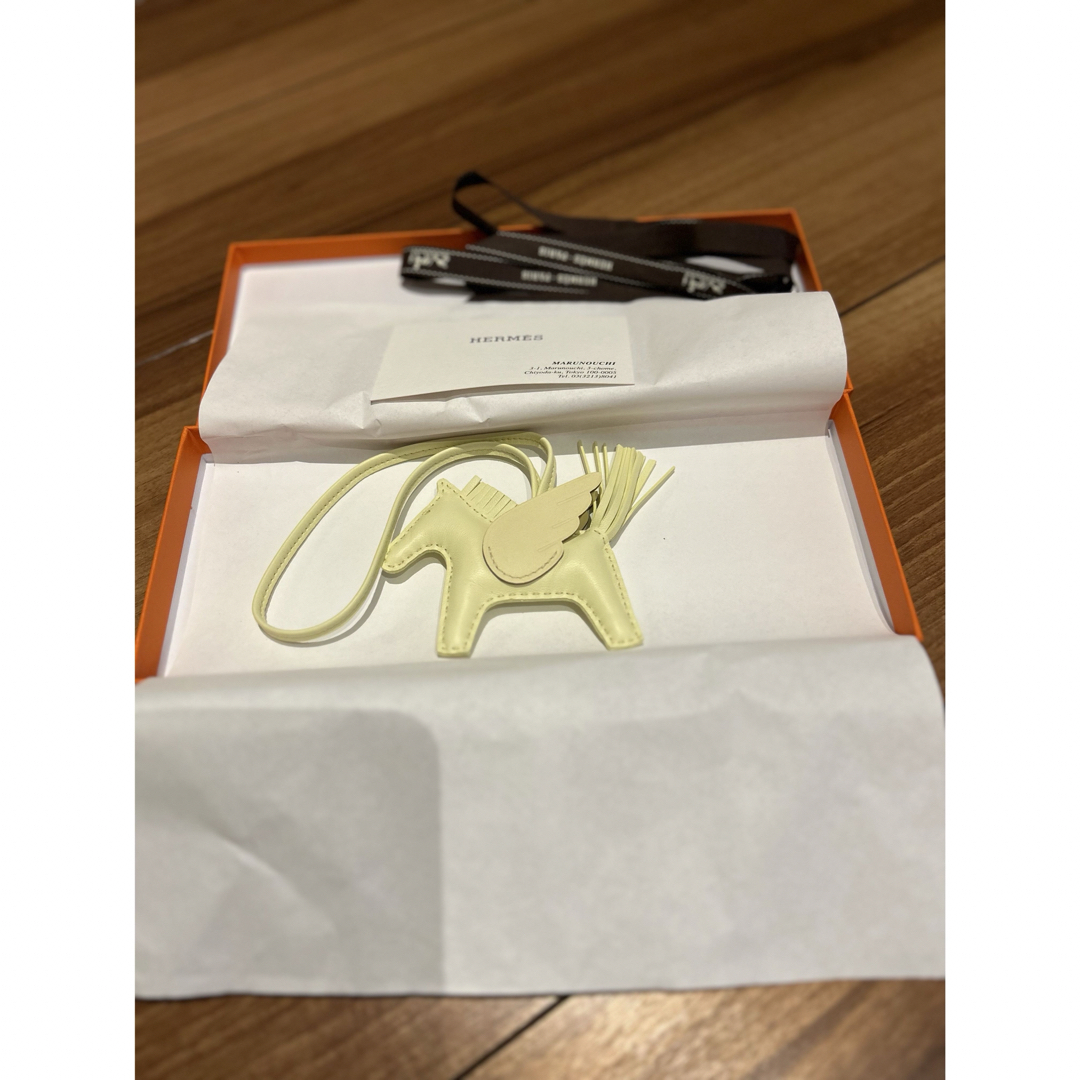 新品 HERMES エルメスペガサスチャームジョーヌミルトン 新品 HERMES エルメスペガサスチャームジョーヌミルトン