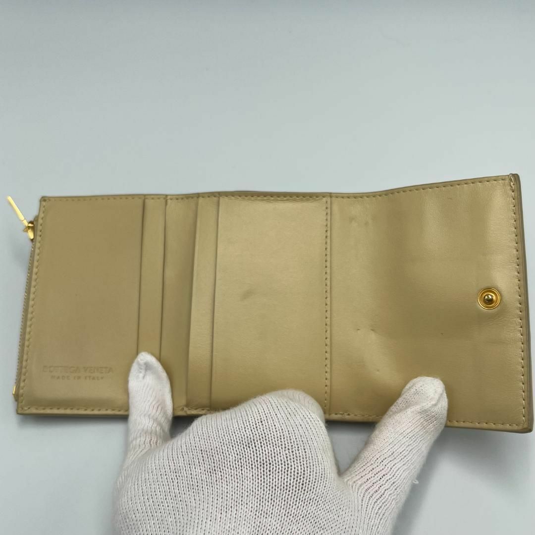 BOTTEGA VENETA マキシ イントレチャート 三つ折り財布 ベージュ BOTTEGA VENETA マキシ イントレチャート 三つ折り財布 ベージュ