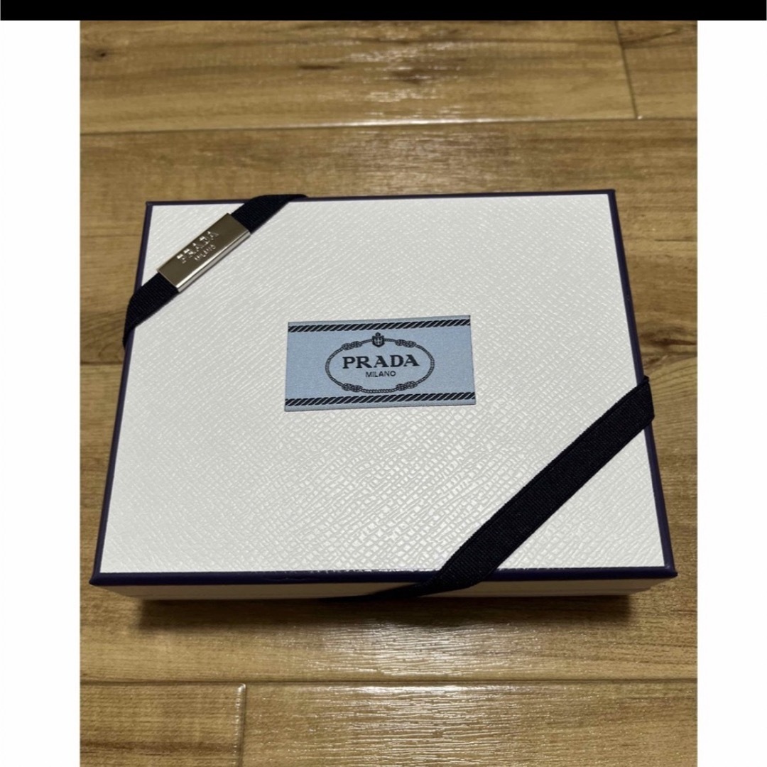 ななみ様専用 PRADA プラダ 1TL433 トライアングル ミニポーチ ななみ様専用 PRADA プラダ 1TL433 トライアングル ミニポーチ