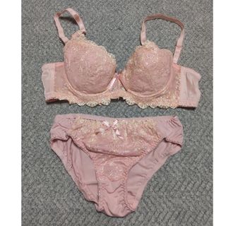 ツーハッチ(tu-hacci)のB75ブラ&ショーツセット ピンク(ブラ&ショーツセット)