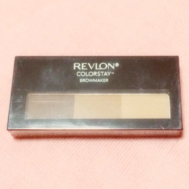 REVLON(レブロン)のレブロン♡アイブロウパウダー コスメ/美容のベースメイク/化粧品(その他)の商品写真