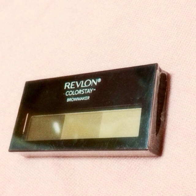 REVLON(レブロン)のレブロン♡アイブロウパウダー コスメ/美容のベースメイク/化粧品(その他)の商品写真