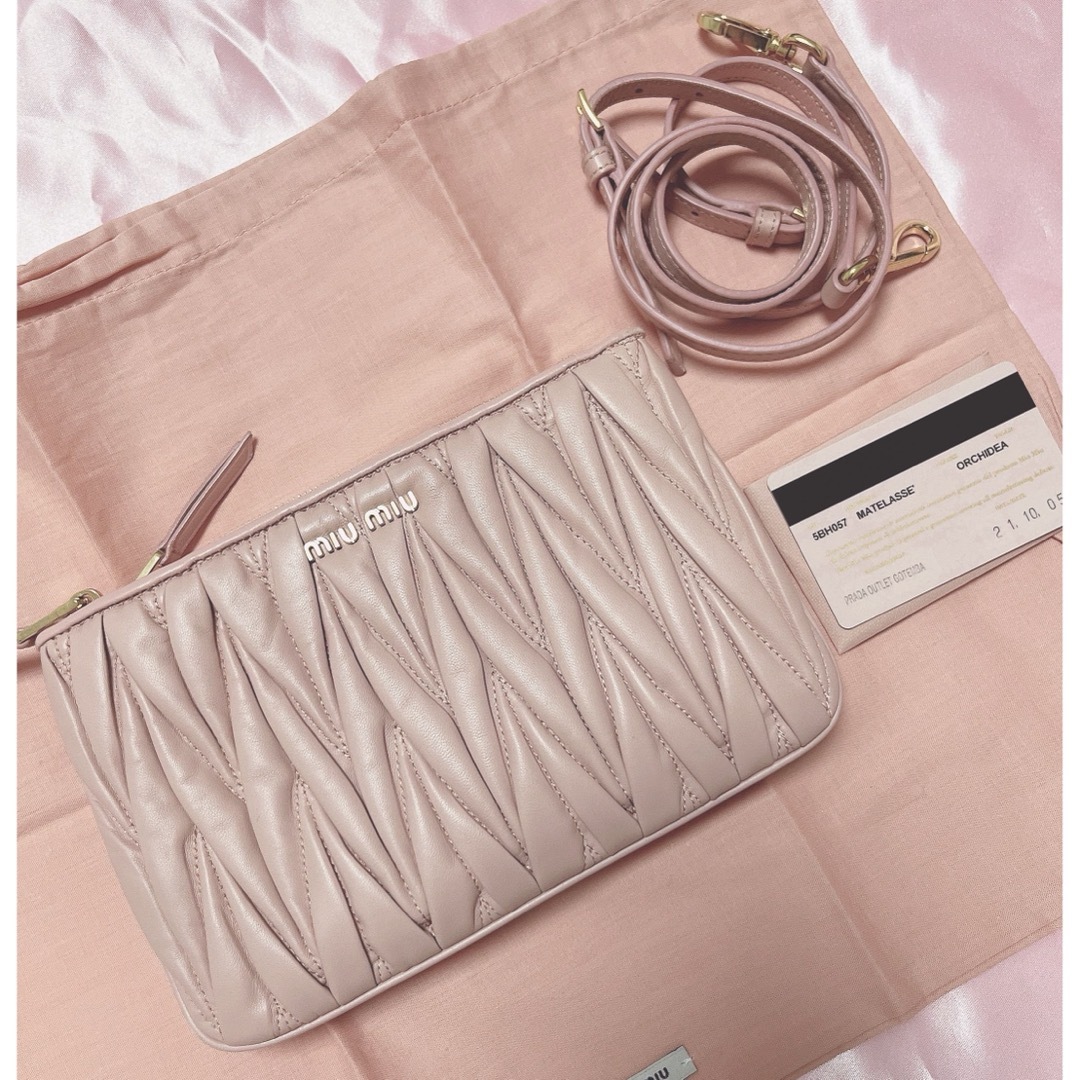 miumiu マドラス ピンク ショルダーバッグ ほぼ未使用 miumiu マドラス ピンク ショルダーバッグ ほぼ未使用