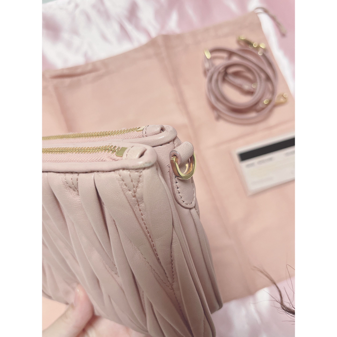 miumiu マドラス ピンク ショルダーバッグ ほぼ未使用 miumiu マドラス ピンク ショルダーバッグ ほぼ未使用
