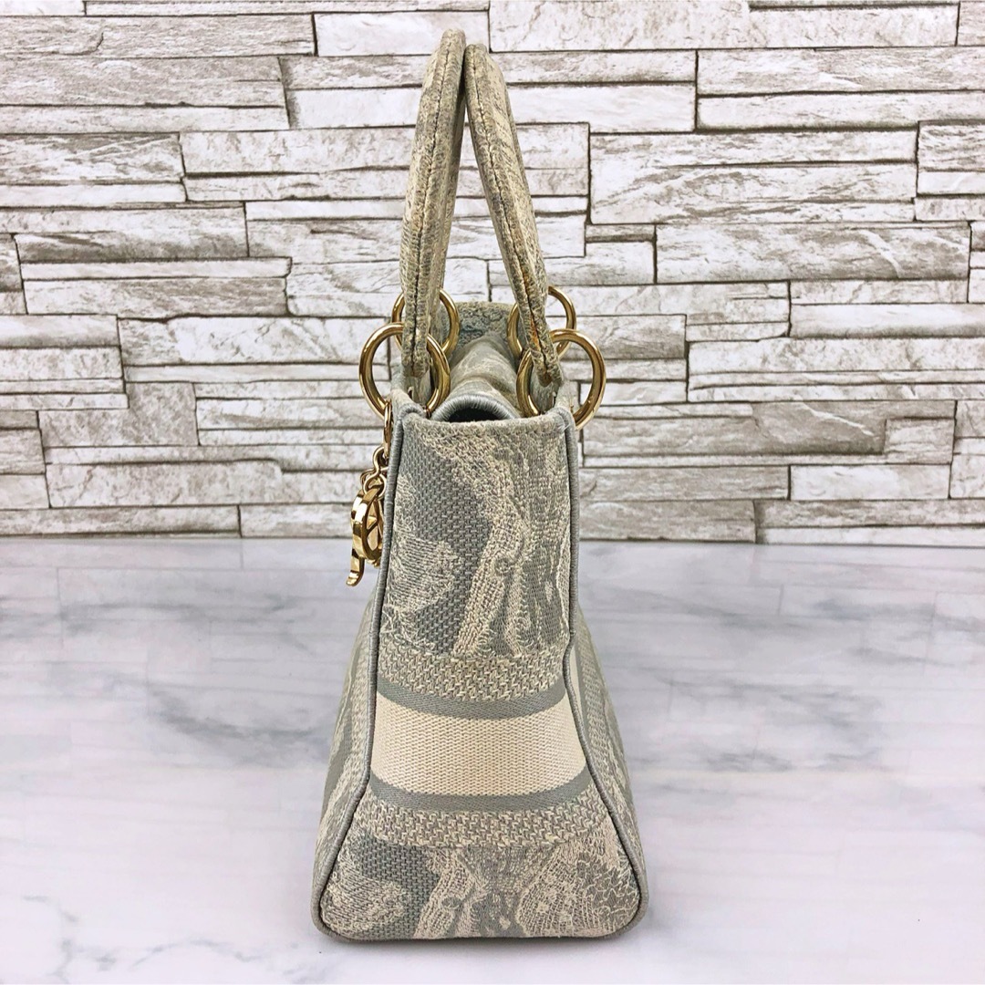 Christian Dior - 最安値✨ Dior LADY D-LITE バッグ ミディアム Christian Dior - 最安値✨ Dior LADY D-LITE バッグ ミディアム
