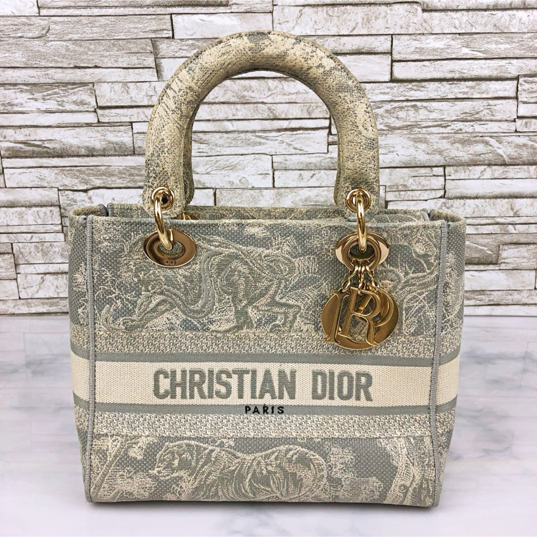 Christian Dior - 最安値✨ Dior LADY D-LITE バッグ ミディアム Christian Dior - 最安値✨ Dior LADY D-LITE バッグ ミディアム