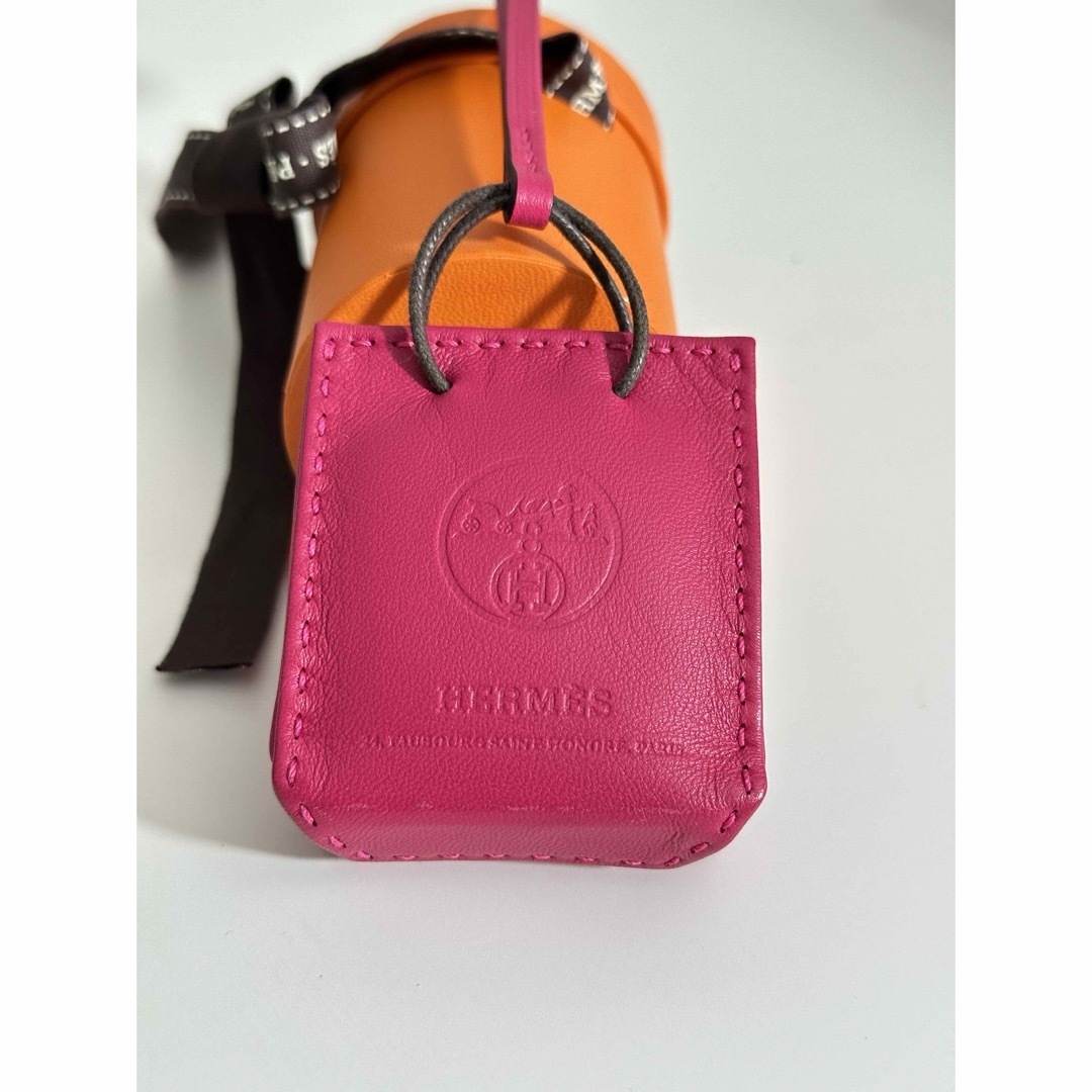 美品! エルメス バッグチャーム サック ローズメキシコ 美品! エルメス バッグチャーム サック ローズメキシコ