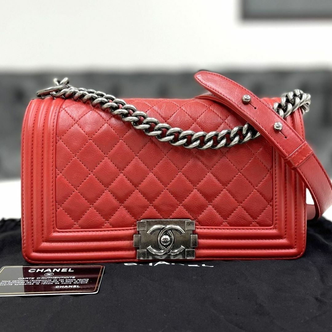 CHANEL - 美品☆ シャネル ボーイシャネル ショルダーバッグ 赤 CHANEL - 美品☆ シャネル ボーイシャネル ショルダーバッグ 赤