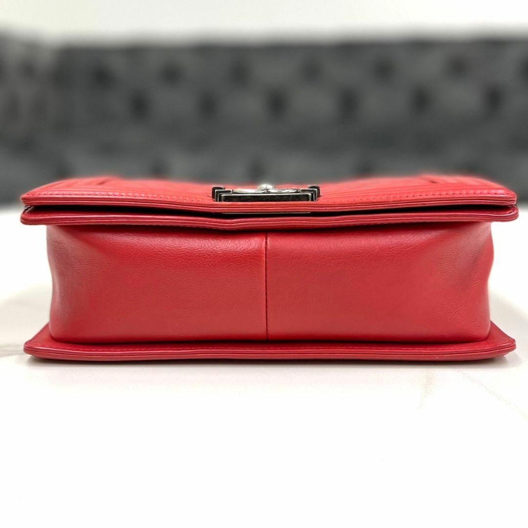 CHANEL - 美品☆ シャネル ボーイシャネル ショルダーバッグ 赤 CHANEL - 美品☆ シャネル ボーイシャネル ショルダーバッグ 赤