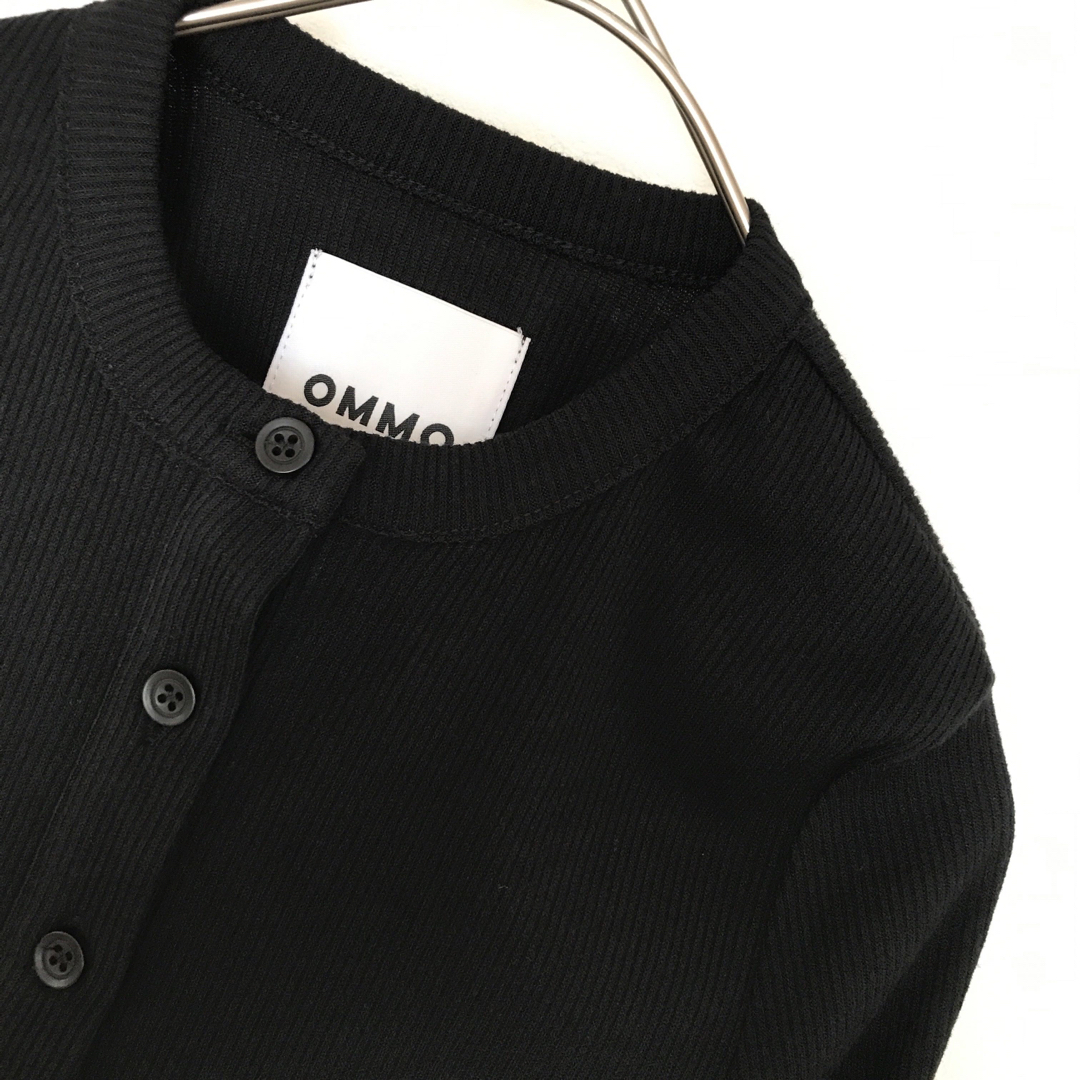 美品 OMMO CIRCLE CUT RIB SHORT CD トップス 美品 OMMO CIRCLE CUT RIB SHORT CD トップス