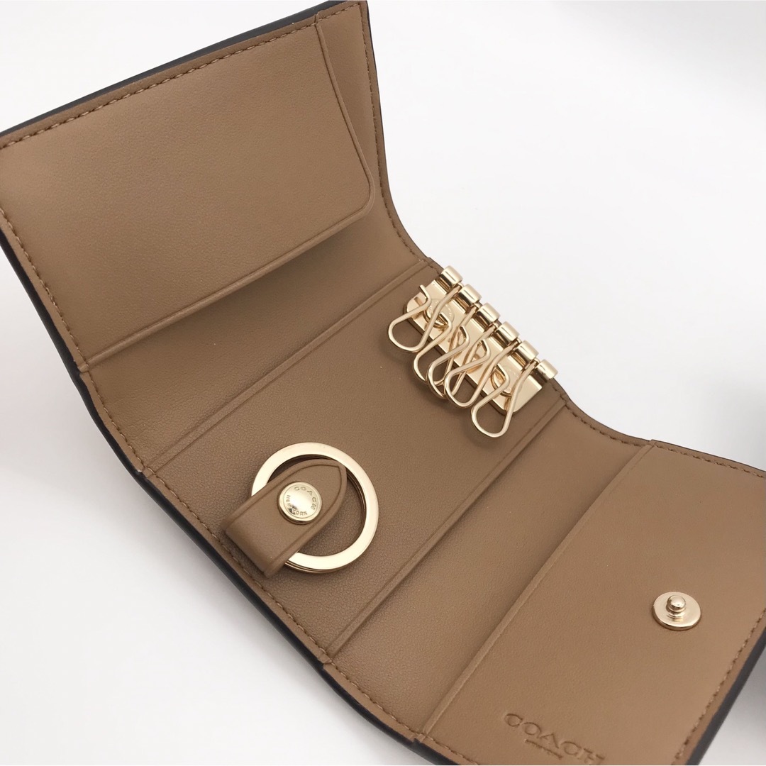 COACH 大人気!! 5リング キーケース ウィズ マルチ フローラル COACH 大人気!! 5リング キーケース ウィズ マルチ フローラル