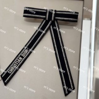 Christian Dior(バレッタ/ヘアクリップ)のフリマアイテム一覧 Christian Dior(バレッタ/ヘアクリップ)のフリマアイテム一覧