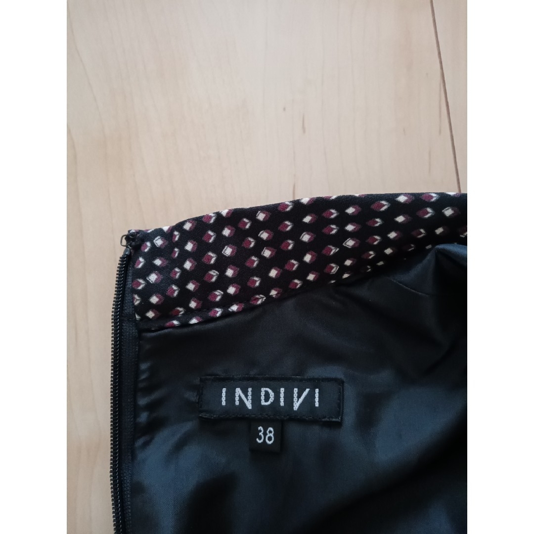 INDIVI(インディヴィ)の【a-chan4195様専用】　　インディヴィ　総柄ひざ丈ワンピース　М レディースのワンピース(ひざ丈ワンピース)の商品写真