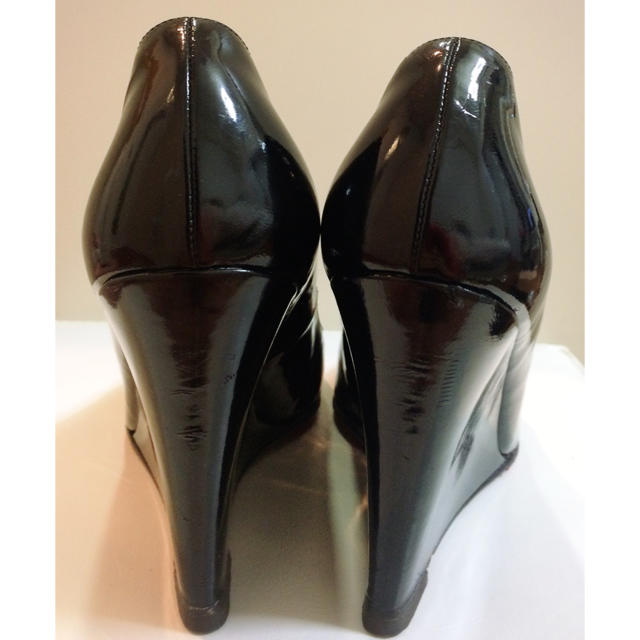 Christian Louboutin(クリスチャンルブタン)のクリスチャンルブタン♡ブラックエナメル ウエッジ パンプス♡ レディースの靴/シューズ(ハイヒール/パンプス)の商品写真