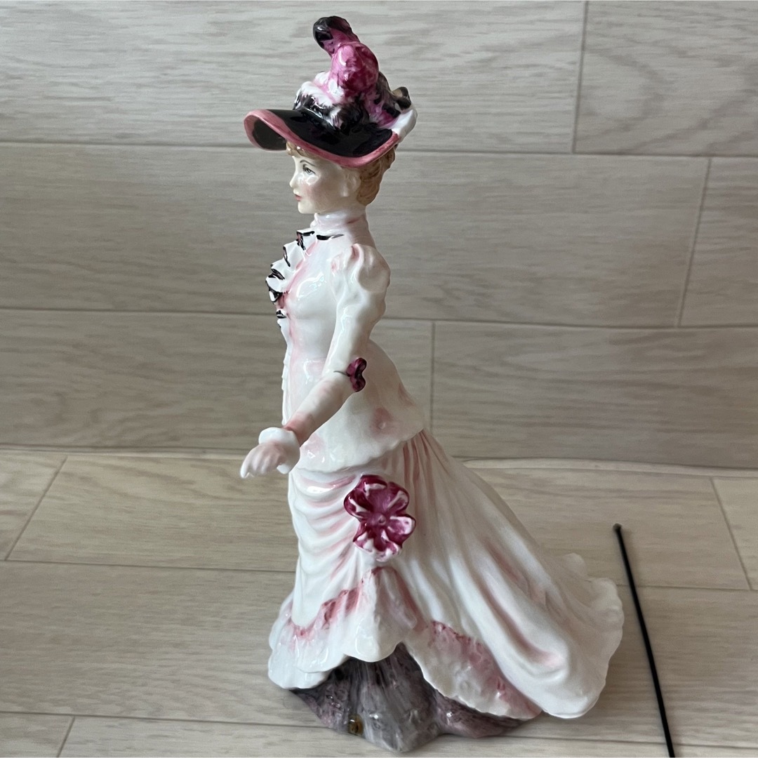 ロイヤルドルトン フィギュリン 陶器人形 アリス