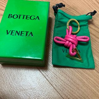 BOTTEGA VENETA(キーホルダー ・ ピンク/桃色系)のフリマ BOTTEGA VENETA(キーホルダー ・ ピンク/桃色系)のフリマ