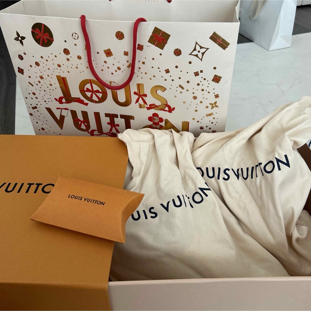 LOUIS VUITTON - 新品未使用 ルイヴィトン タイムアウトライン LOUIS VUITTON - 新品未使用 ルイヴィトン タイムアウトライン
