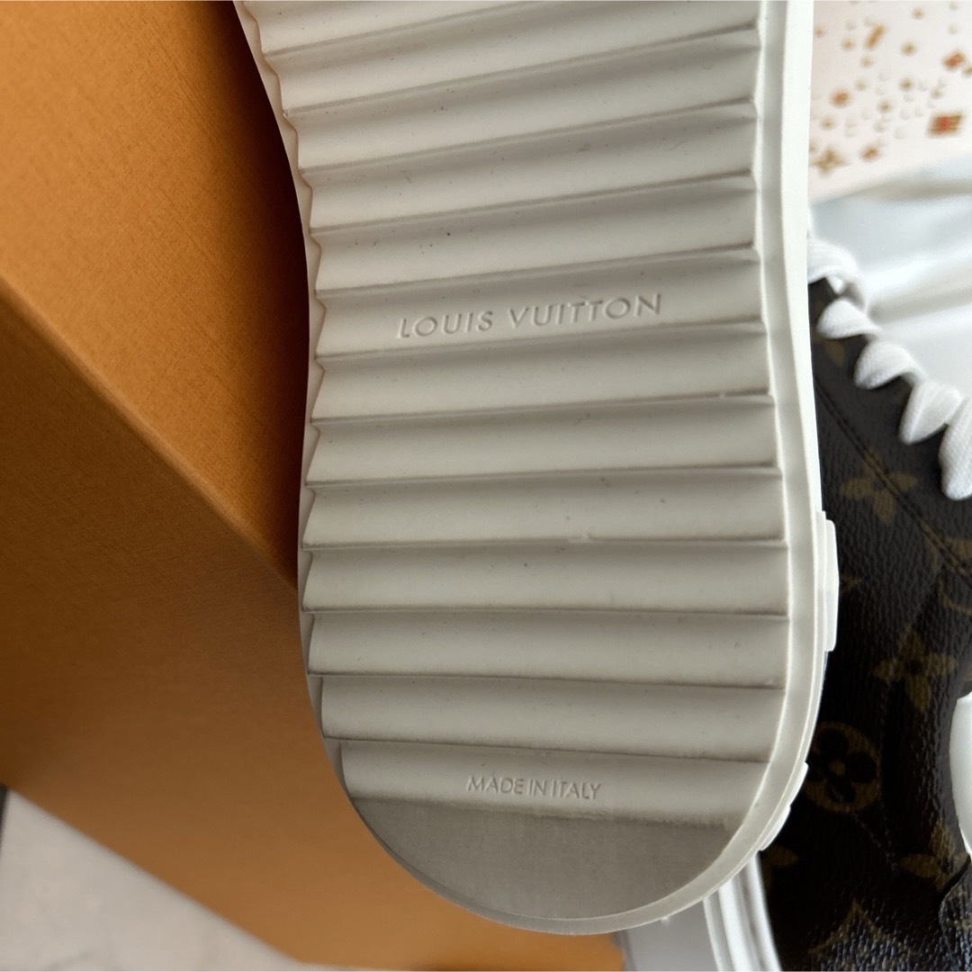 LOUIS VUITTON - 新品未使用 ルイヴィトン タイムアウトライン LOUIS VUITTON - 新品未使用 ルイヴィトン タイムアウトライン