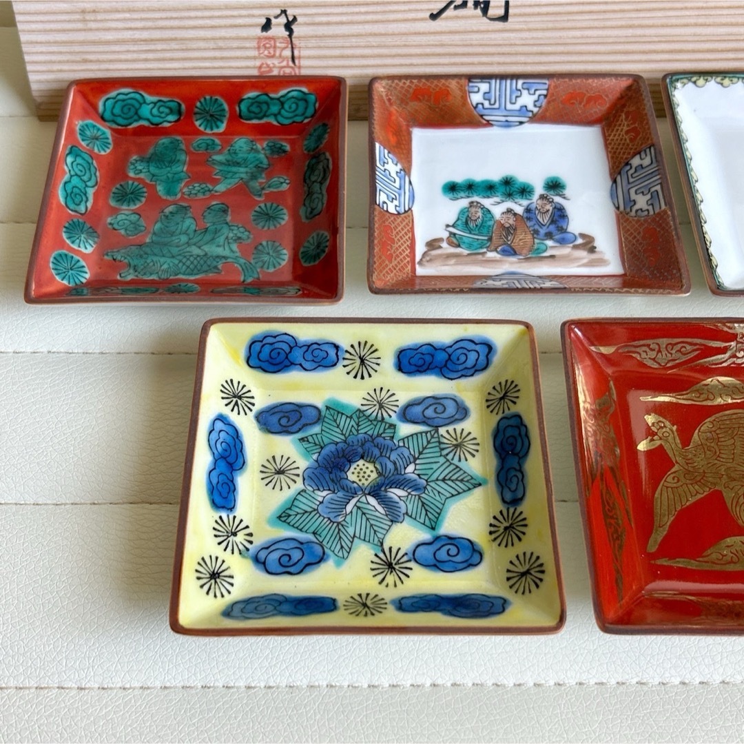 九谷青窯 - 九谷焼 圓山作 絵変わり 時代画 小皿揃 5枚セット 角 九谷青窯 - 九谷焼 圓山作 絵変わり 時代画 小皿揃 5枚セット 角