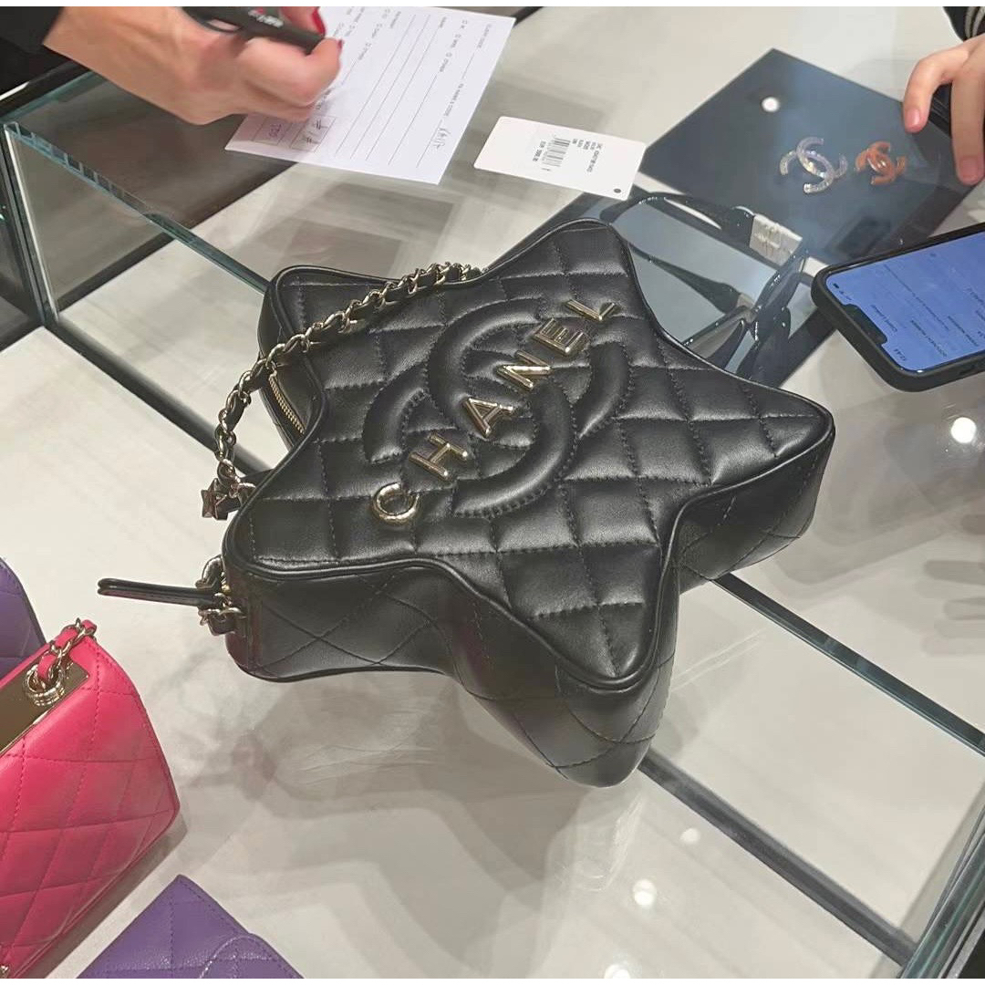 CHANEL - シャネルchanel チェーン ショルダーバック 星型 CHANEL - シャネルchanel チェーン ショルダーバック 星型
