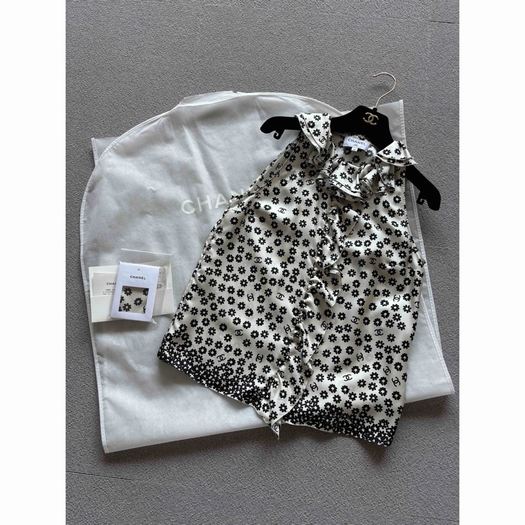 スーパーセール 50%(福袋 CHANEL - 美品⭐︎シャネル CHANEL ブラウス 36 神崎恵さん着用 完売品 シャツ+ブラウス(半袖+袖なし)