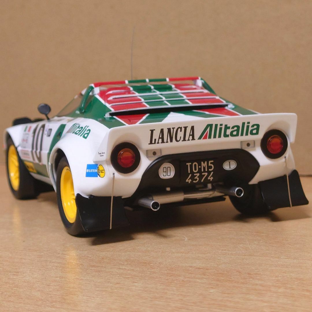 1/18 ランチアストラトス HF 1976 モンテカルロ優勝 #10 ixo製の 1/18 ランチアストラトス HF 1976 モンテカルロ優勝 #10 ixo製の