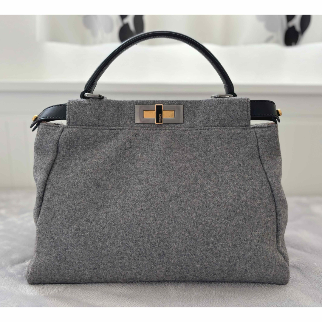 FENDI - FENDI/ピーカブー/フェンディ/ハンドバッグ/ショルダー FENDI - FENDI/ピーカブー/フェンディ/ハンドバッグ/ショルダー