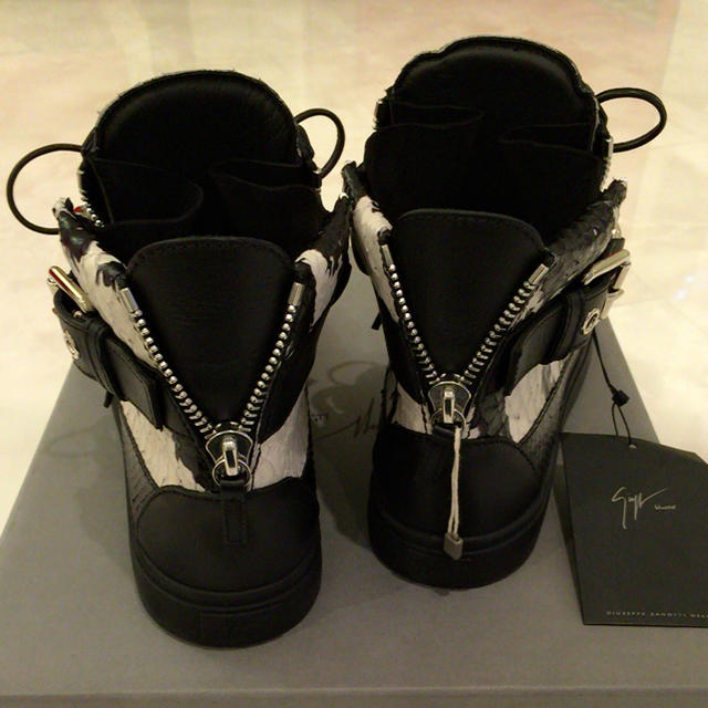 Giuseppe Zanotti Design(ジュゼッペザノッティデザイン)の正規品ジュゼッペザノッティ スニーカー スネーク パイソン  メンズの靴/シューズ(スニーカー)の商品写真