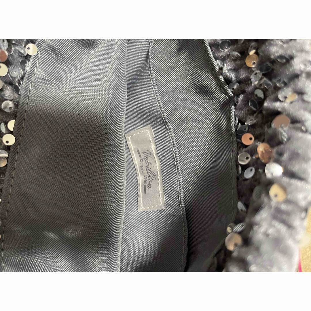 Elura  スパンコール　キラキラ　巾着バッグ　シルバー レディースのバッグ(ハンドバッグ)の商品写真
