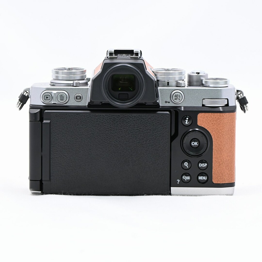 Nikon - Nikon Z fc 16-50 VR SLレンズキット ブラウンの通販 by Nikon - Nikon Z fc 16-50 VR SLレンズキット ブラウンの通販 by