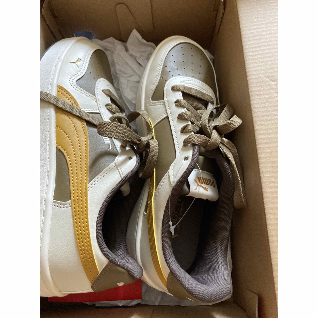 PUMA 24cm 目黒蓮 佐久間大介 スカイ ネオ ライト WIDE 靴/シューズ PUMA 24cm 目黒蓮 佐久間大介 スカイ ネオ ライト WIDE 靴/シューズ