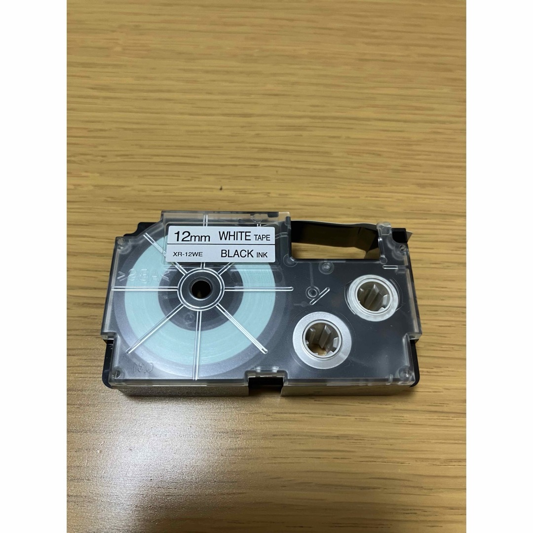 CASIO(カシオ)のカシオネームランド テープ 12mm XR-12WE インテリア/住まい/日用品の文房具(テープ/マスキングテープ)の商品写真