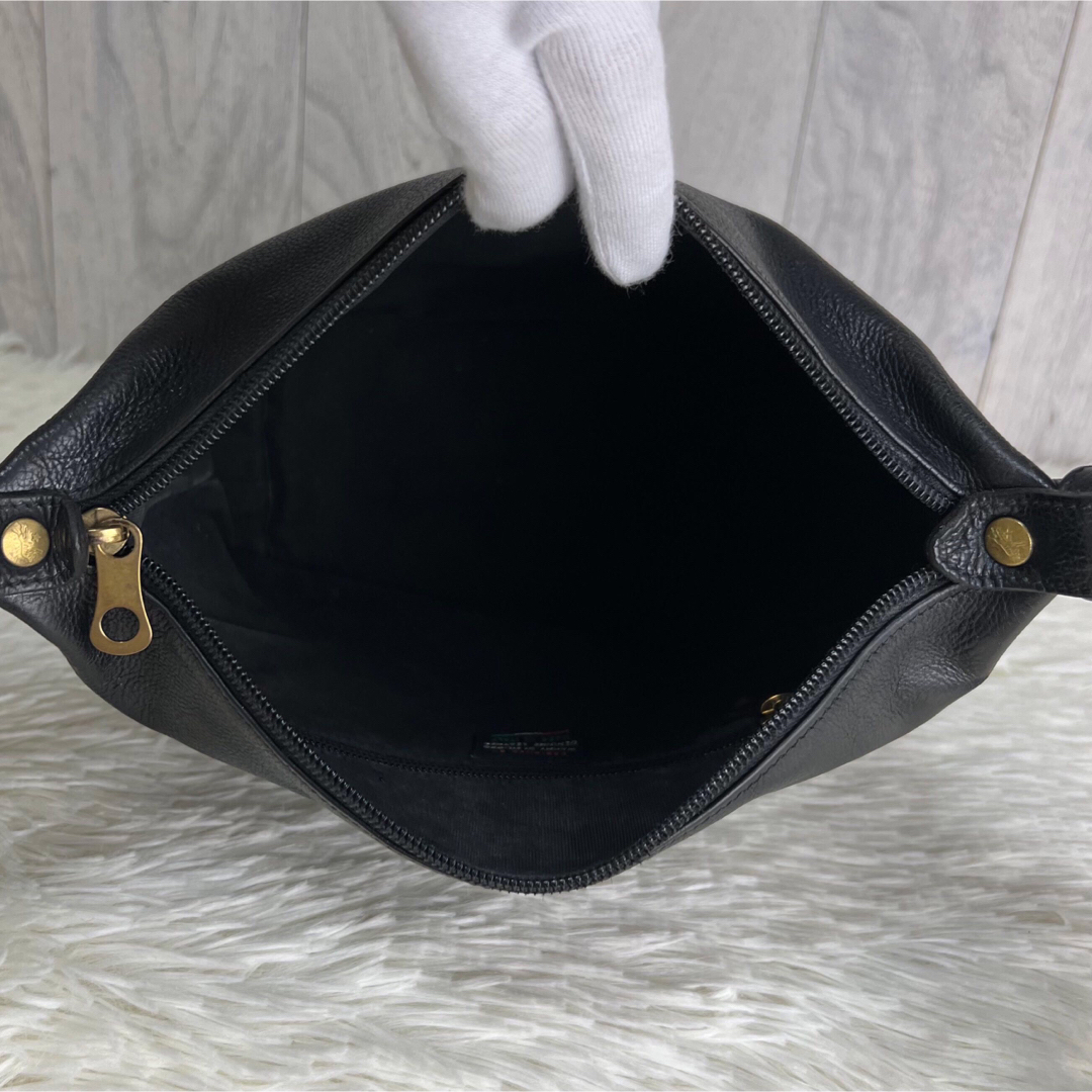 人気♡美品♡イルビゾンテ レザー エンボスロゴ ショルダー 人気♡美品♡イルビゾンテ レザー エンボスロゴ ショルダー