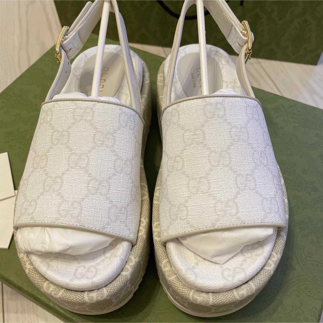新品同様☆GUCCI・レザー キャンバスGG柄 フラットサンダル(361 新品同様☆GUCCI・レザー キャンバスGG柄 フラットサンダル(361
