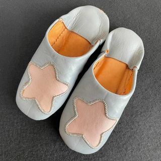 新品 未使用 バブーシュ モロッコ 子供用 キッズ 本革 約19cm グレー(スリッパ)