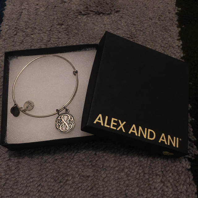 URBAN RESEARCH(アーバンリサーチ)のALEX AND ANI チャームブレス レディースのアクセサリー(ブレスレット/バングル)の商品写真