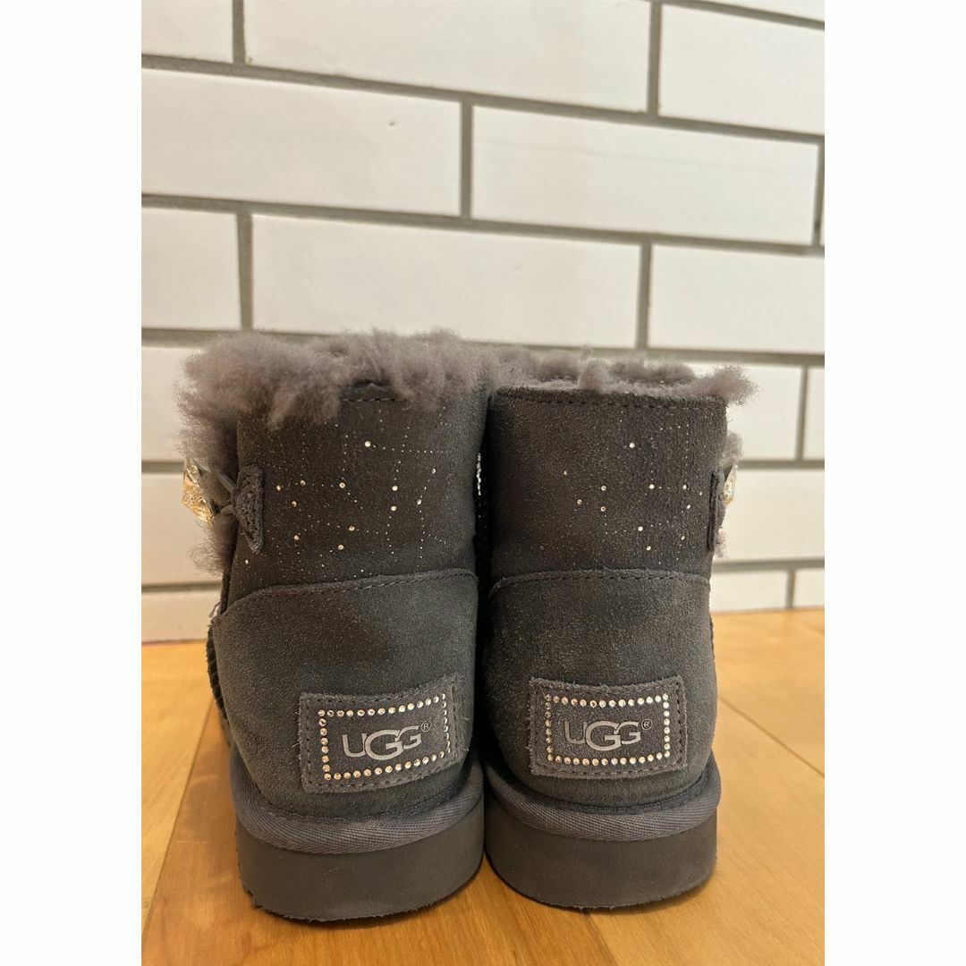ムートンブーツ ugg スワロフスキー 24センチ - 靴 ムートンブーツ ugg スワロフスキー 24センチ - 靴
