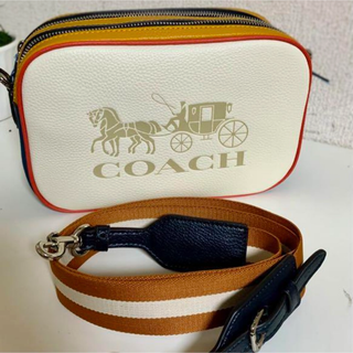 コーチ(COACH)の新品 COACH コーチ ショルダーバッグ 馬車ロゴホワイト(ショルダーバッグ)