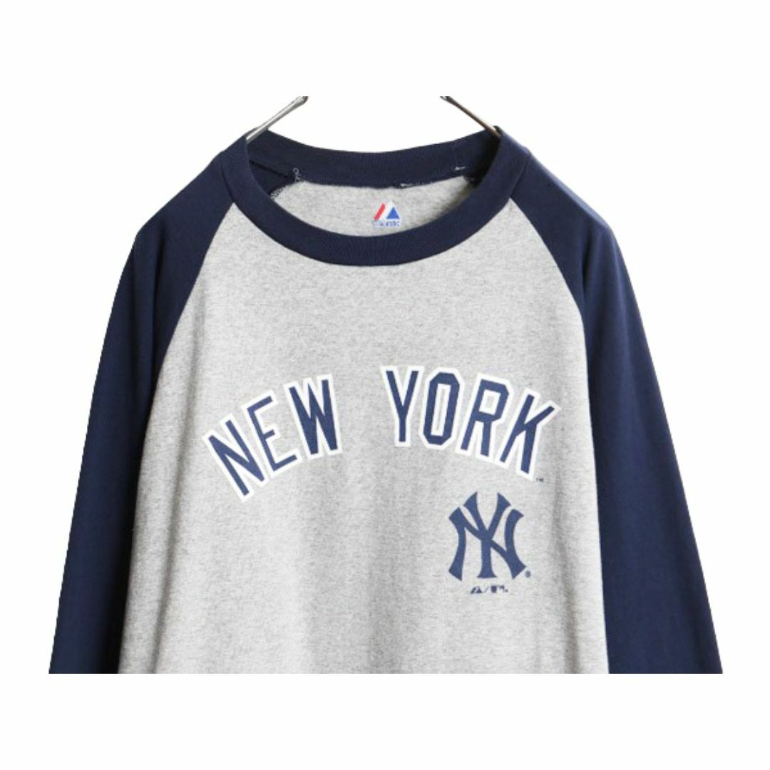 今ならほぼ即納! MLB オフィシャル Majestic ヤンキース プリント ベースボール T Tシャツ