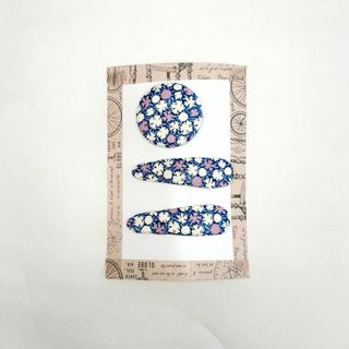 Tilda生地使用　くるみボタンのヘアゴムとパッチンピンのセット(ヘアアクセサリー)