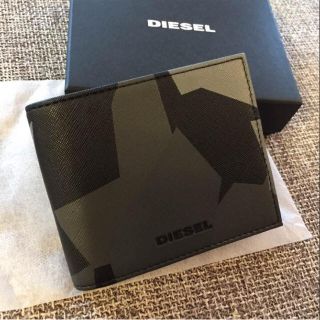 ディーゼル(DIESEL)の【新品正規品】ディーゼル 二つ折り財布！アルマーニ ジースター好きにも(折り財布)