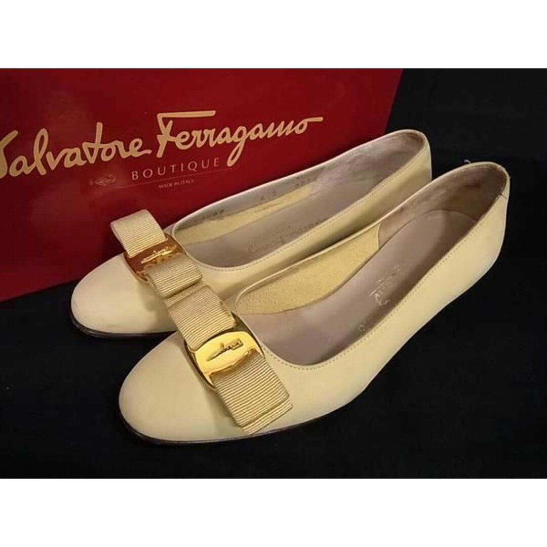 美品□Salvatore Ferragamo サルヴァトーレフェラガモ ゴールド 美品□Salvatore Ferragamo サルヴァトーレフェラガモ ゴールド