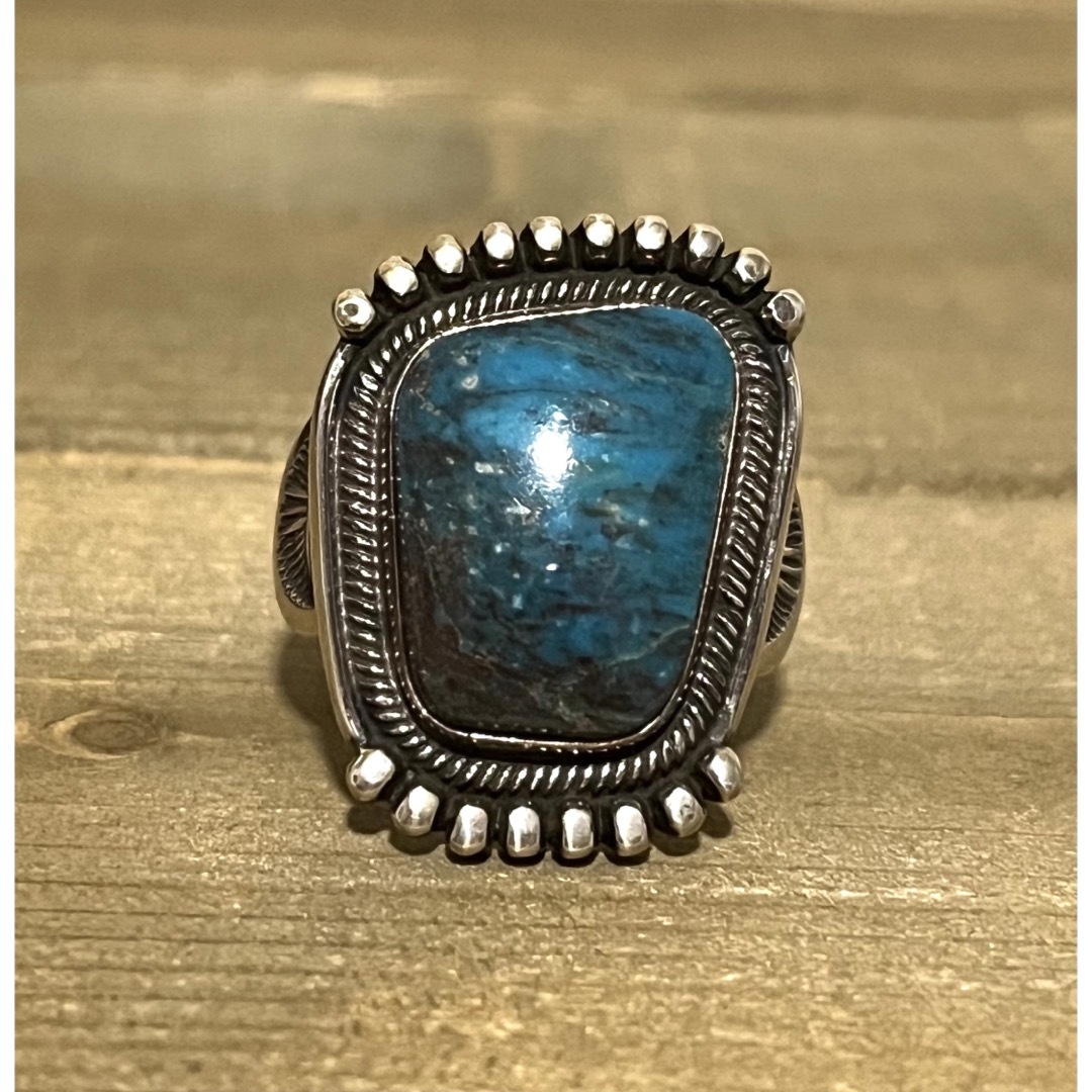 大粒のビズビーターコイズのリング インディアンジュエリー navajo 大粒のビズビーターコイズのリング インディアンジュエリー navajo