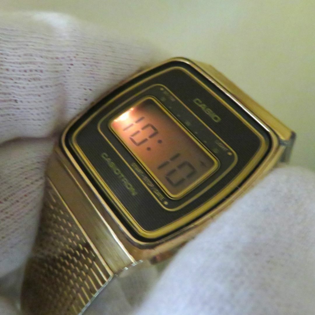 CASIO - CASIOTRON デジタル腕時計 ゴールド ビンテージ 76CGS CASIO - CASIOTRON デジタル腕時計 ゴールド ビンテージ 76CGS