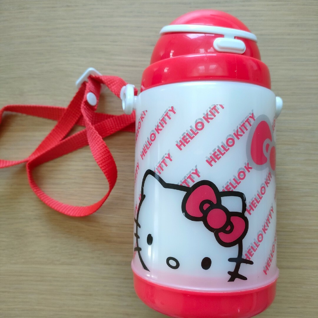 サンリオ - *美品☆キティちゃん水筒*の通販 by *ライルーム サンリオ - *美品☆キティちゃん水筒*の通販 by *ライルーム